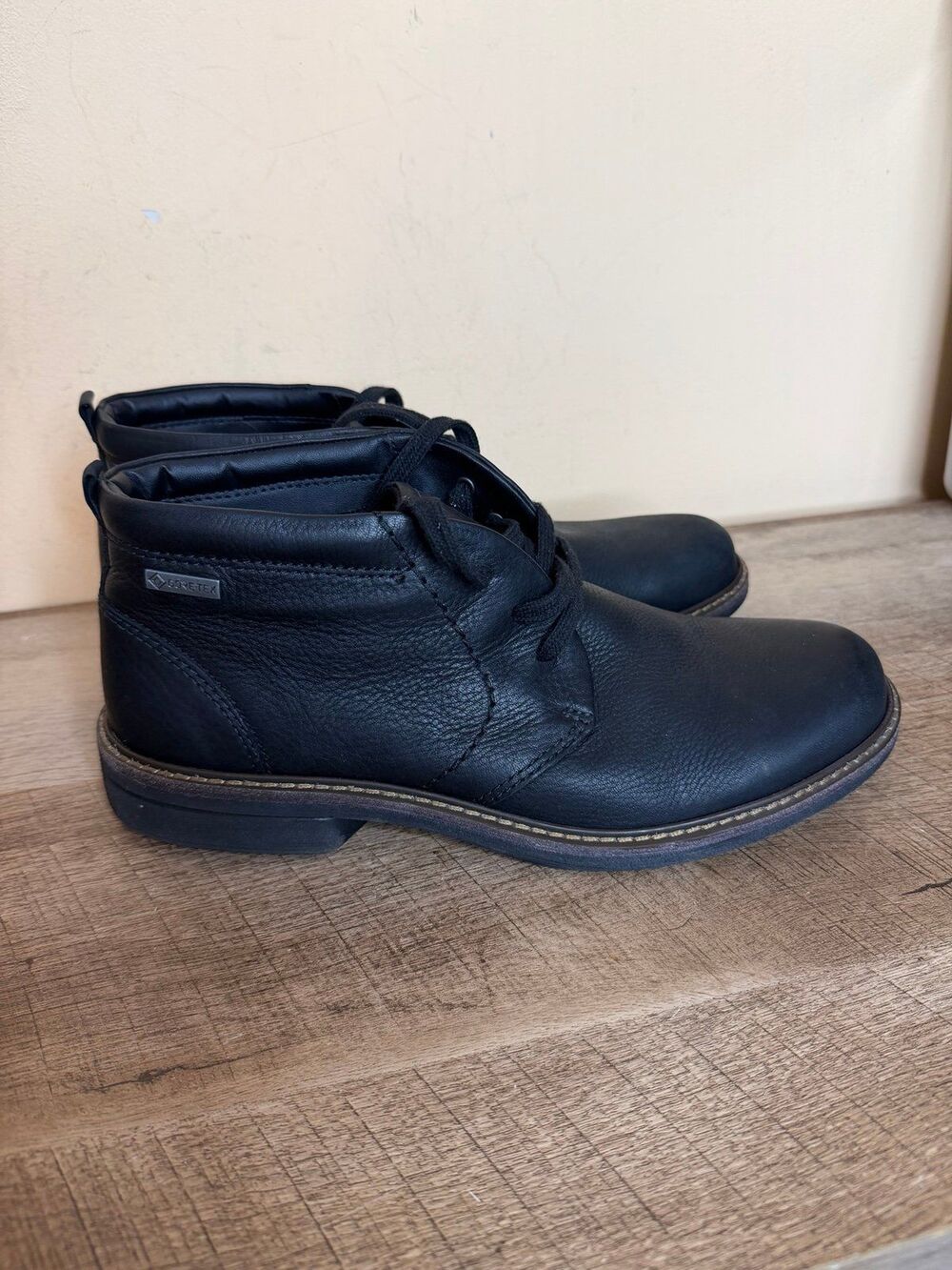 ECCO Turn GoreTex Chukka Boots Mens 9 EU 43 Black Leather Lace Up Waterproof